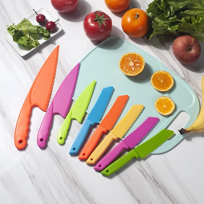 MOTYAWN 8 Pieces Kids Plastic Nylon Cooking Knife Set, Safe Knives for Bread Without BPA,Children's Safe Cooking Chef Nylon Knives for Cooking and Cutting Fruits, Veggies & Cake
