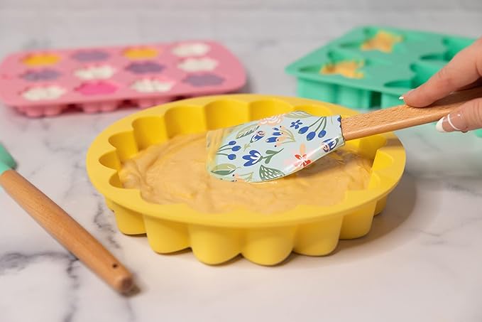 Spring Fling Blooming 6-piece Real Baking Set with Recipes