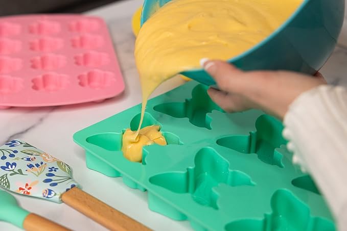 Spring Fling Blooming 6-piece Real Baking Set with Recipes