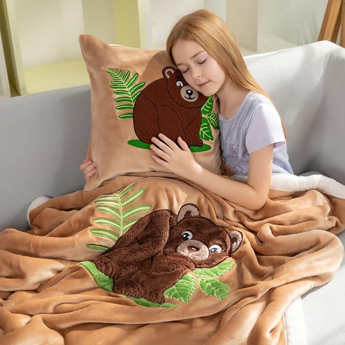 COSUSKET Kids Brown Bear Throw Blanket, 3D Animal Embroidery Sherpa Blanket Girls Boys Gifts