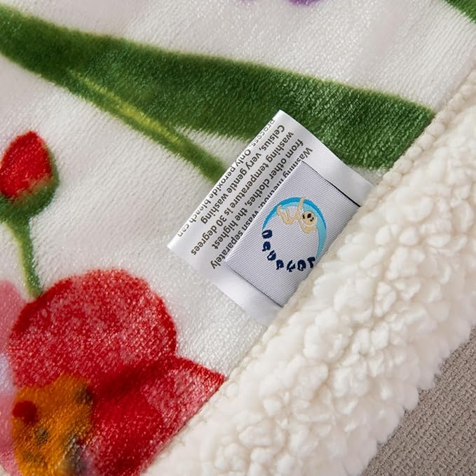 COSUSKET Daffy Bear Throw Blanket, Kids Super Soft Fuzzy Plush Sherpa Furry Fleece Throw Blanket 50 x 60 Inches Boys Girls Gifts