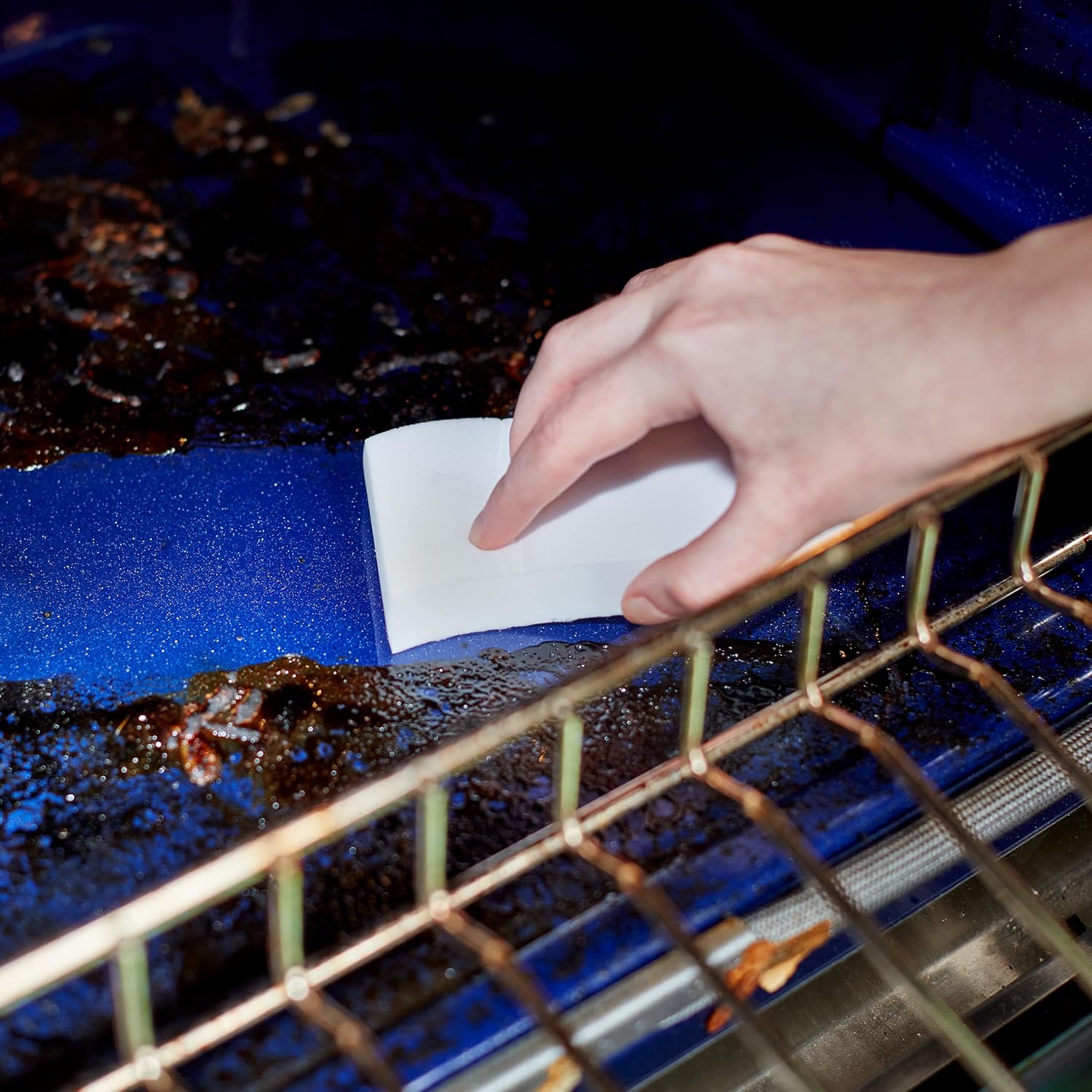 Amazon Basics Extra Durable Eraser, Cleaning Sponges, Removes Scruff Marks and Dirt from Any Surface (2 Packs of 7)