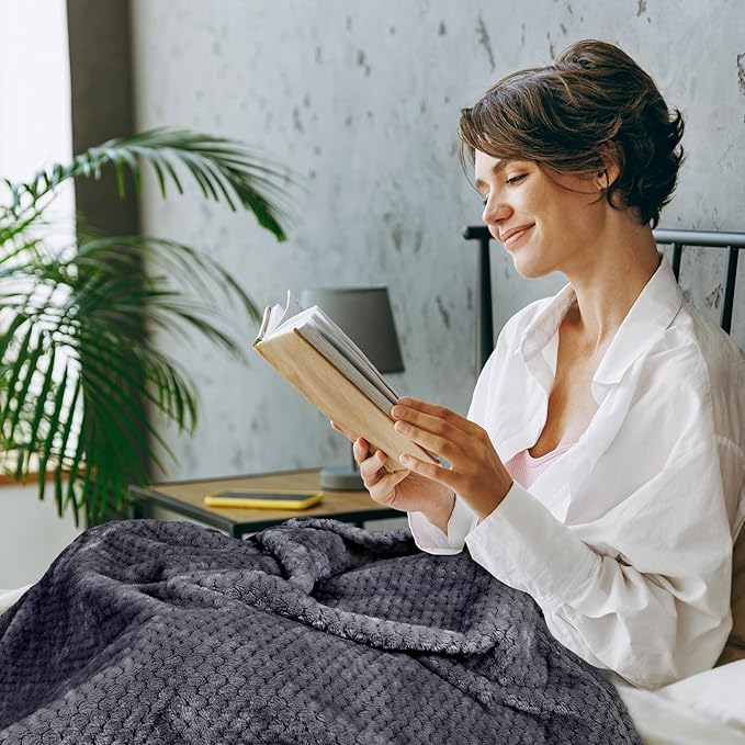 Travel Pillow and Blanket Set Neck Pillow Airplane Memory Foam for Traveling Compact with Bag Grey